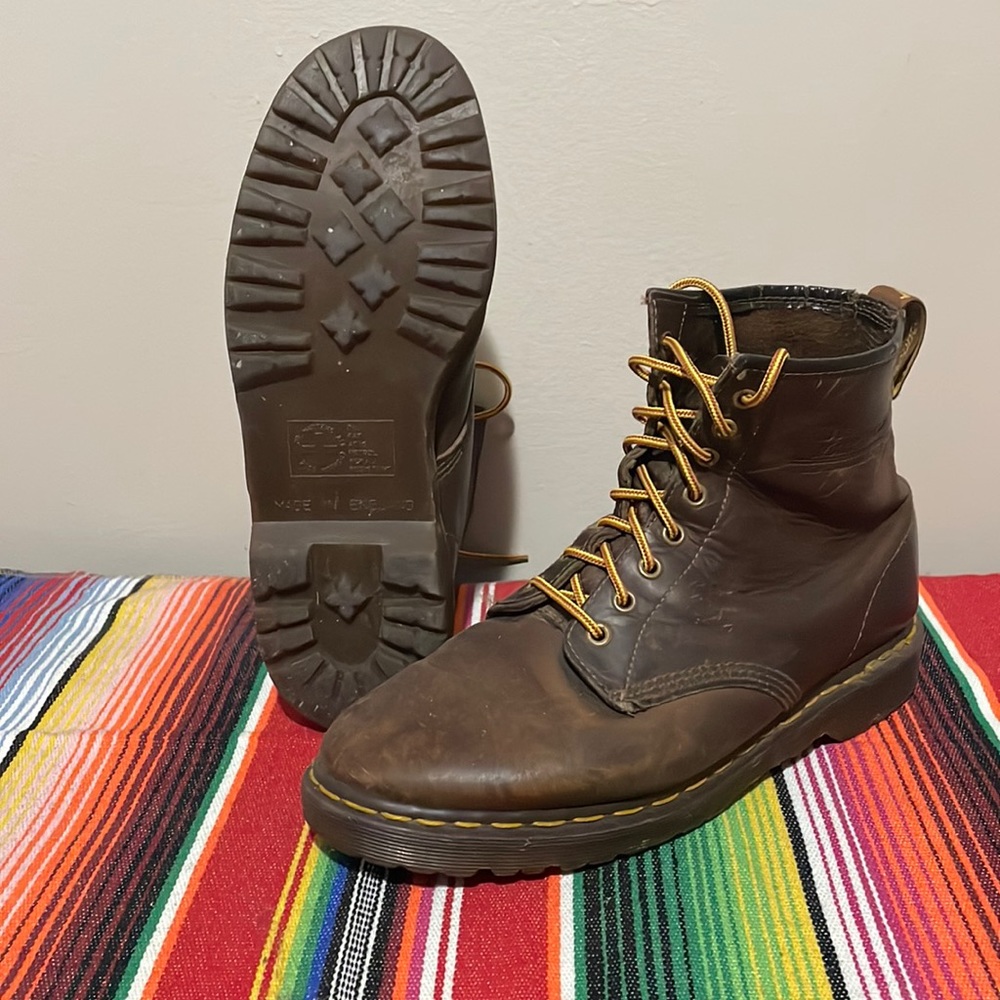 DR Martens 8 eyelet 1490 boot